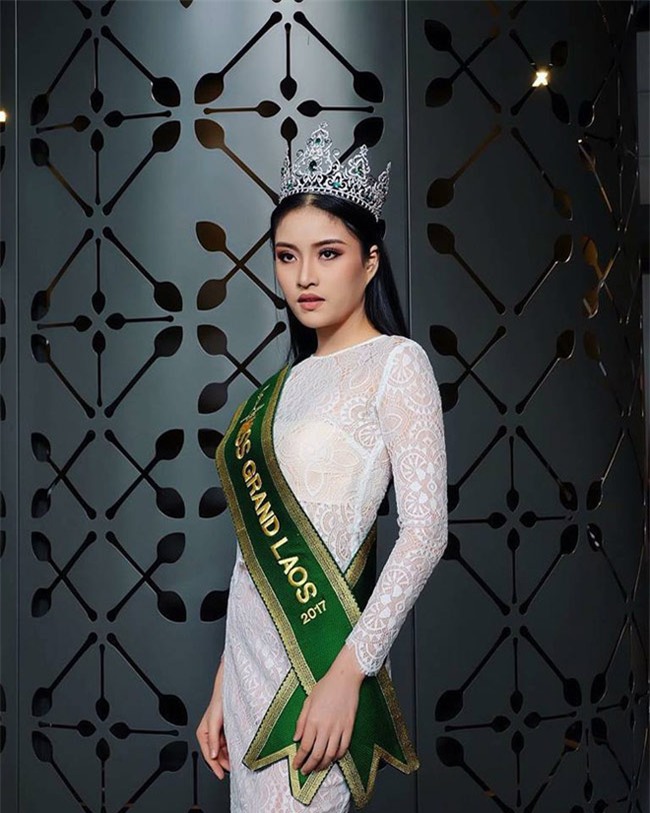 it thi hoa hau nen may ai ngo nuoc ban lao co lam co gai xinh dep nhu tien hinh anh 16