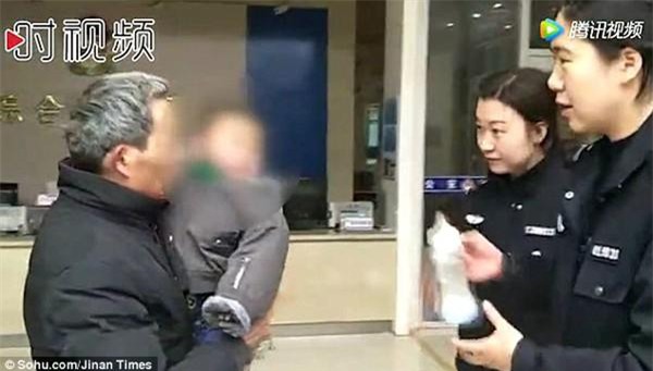 bat ngo truoc ly do nguoi dan ong ban con 15 thang tuoi cho nguoi la lay 120 trieu dong - 2