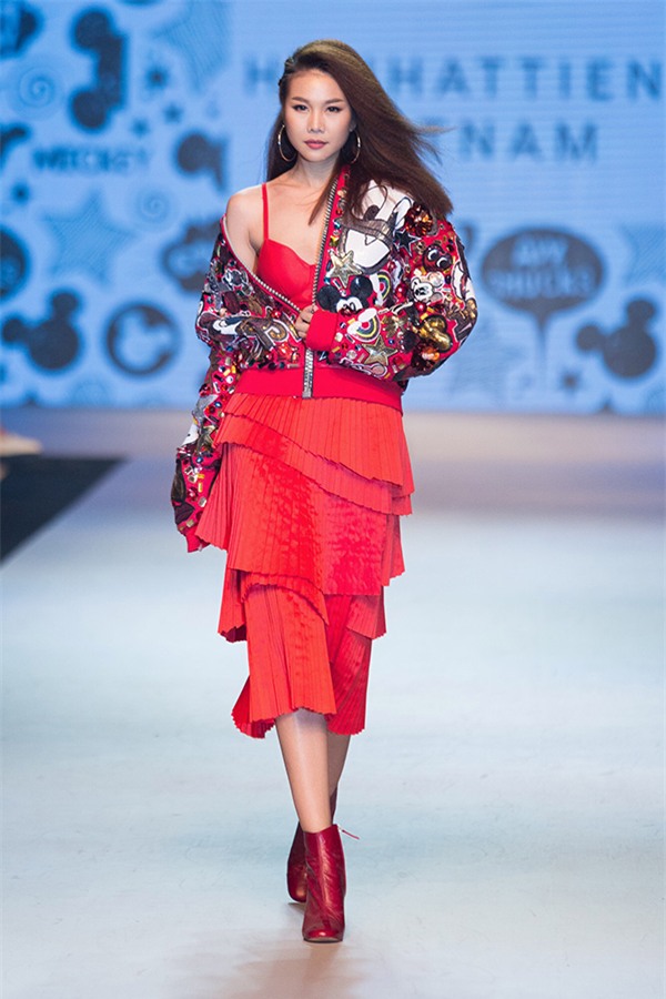 Cứ mỗi lần sánh đôi, Hồ Ngọc Hà - Kim Lý lại chiếm vị trí top sao mặc đẹp nhất tuần-8