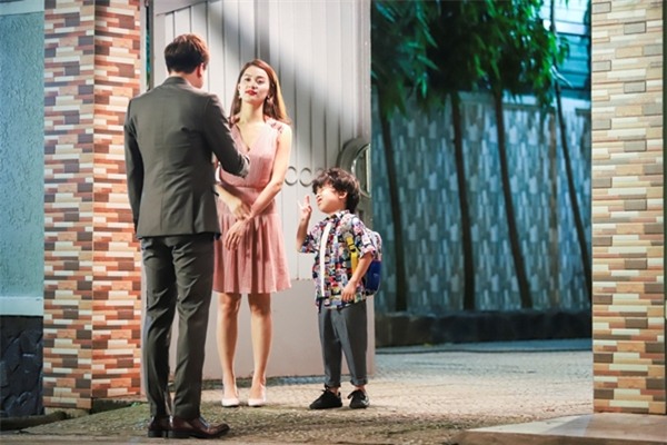 Hạ Vi: Nếu khán giả không biết quá nhiều chuyện cá nhân, sự nghiệp của tôi đã dễ dàng hơn-4