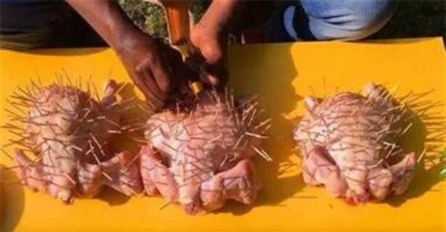 Cắm 30 cây tăm vào con gà rồi làm thêm vài bước nữa, bạn sẽ có món ngon tuyệt vời - Ảnh 1.