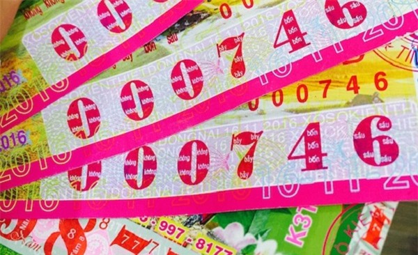 Trưởng ban Tuyên giáo tặng vé số, 15 cán bộ trúng gần 5 tỷ