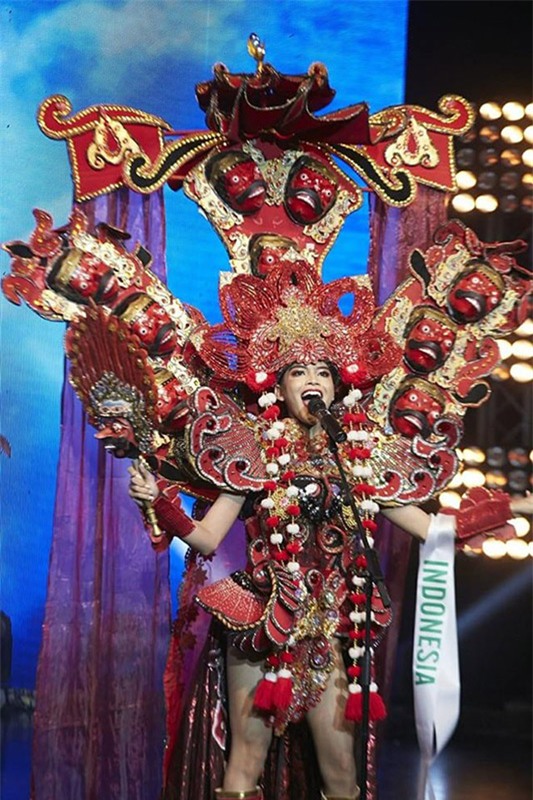Hương Giang Idol đăng quang Hoa hậu Chuyển giới quốc tế 2018