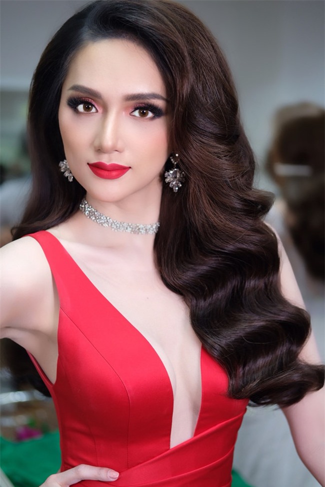 Huong Giang Idol dang quang Hoa hau Chuyen gioi Quoc te 2018 hinh anh 3