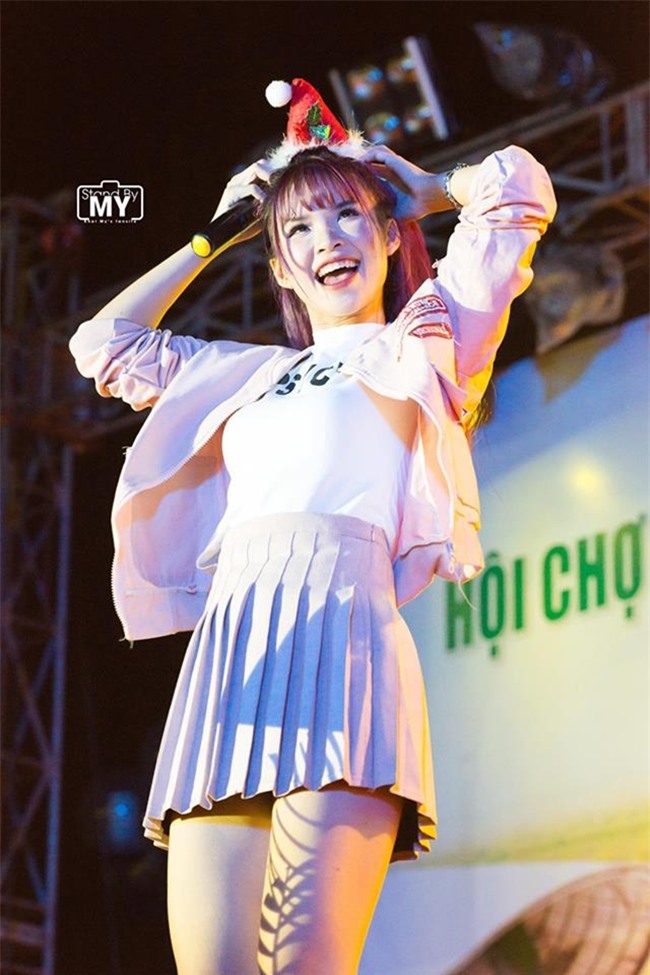 4 my nhan qua sexy hat hoi cho, khan gia keo den nuom nuop hinh anh 19