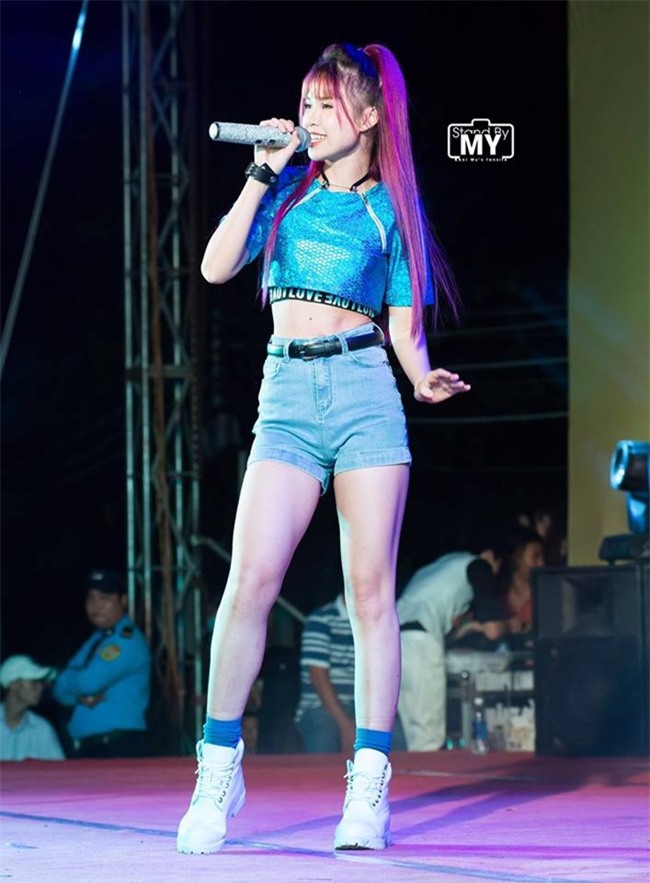 4 my nhan qua sexy hat hoi cho, khan gia keo den nuom nuop hinh anh 23