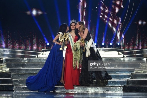 Hương Giang, báo nước ngoài đưa tin về Hương Giang, Hoa hậu chuyển giới Quốc tế