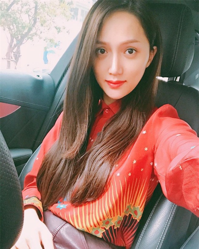 Nhìn vào tủ đồ 80% là màu đỏ của Hương Giang, ai cũng sẽ nghĩ màu đỏ sinh ra là để dành cho nàng - Ảnh 12.