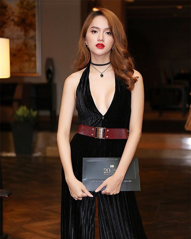 Nhìn vào tủ đồ 80% là màu đỏ của Hương Giang, ai cũng sẽ nghĩ màu đỏ sinh ra là để dành cho nàng - Ảnh 17.