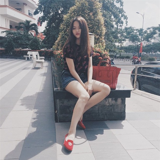 Nhìn vào tủ đồ 80% là màu đỏ của Hương Giang, ai cũng sẽ nghĩ màu đỏ sinh ra là để dành cho nàng - Ảnh 18.