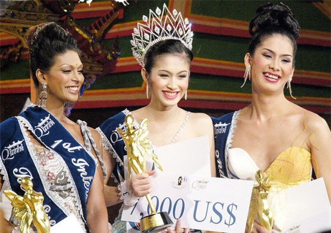 So găng nhan sắc của Hương Giang với 12 cựu Hoa hậu Chuyển giới Quốc tế: Ai hơn ai? - Ảnh 1.