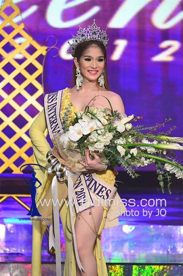 So găng nhan sắc của Hương Giang với 12 cựu Hoa hậu Chuyển giới Quốc tế: Ai hơn ai? - Ảnh 16.