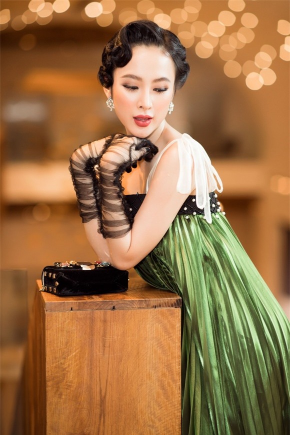 Angela Phương Trinh,Angela Phương Trinh khoe vòng ba,sao Việt