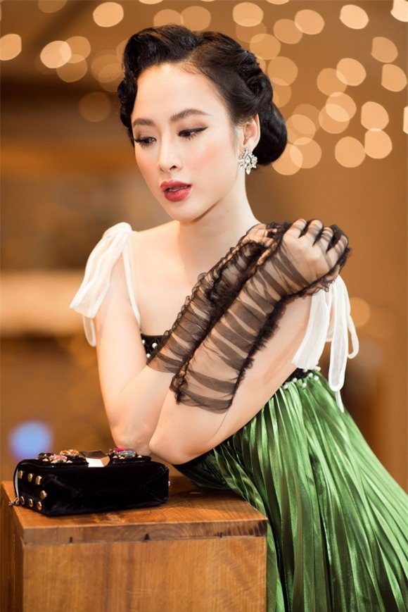 Angela Phương Trinh,Angela Phương Trinh khoe vòng ba,sao Việt