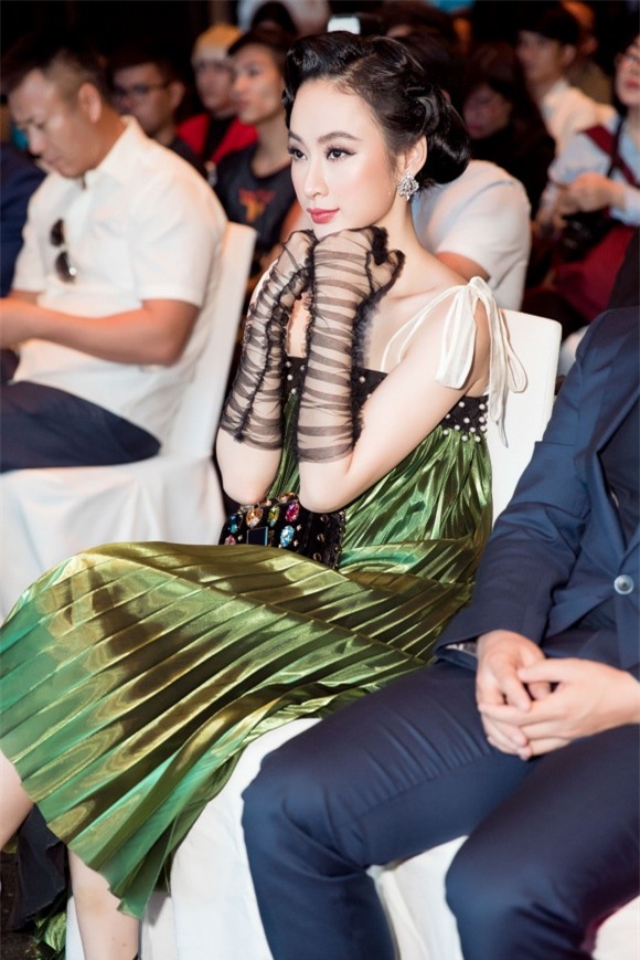 Angela Phương Trinh,Angela Phương Trinh khoe vòng ba,sao Việt