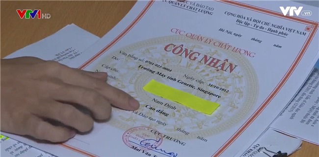 Bỏ ra hàng tỷ đồng du học, nhận lại văn bằng quốc tế không được Việt Nam công nhận - Ảnh 1.