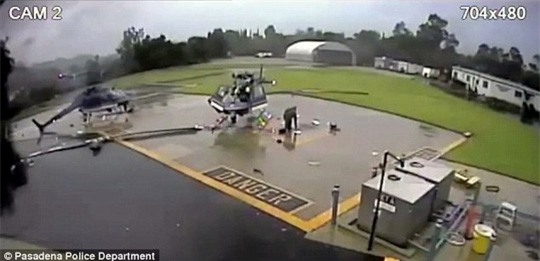 Cận cảnh hai trực thăng cắt cánh nhau tan nát - Ảnh 1.