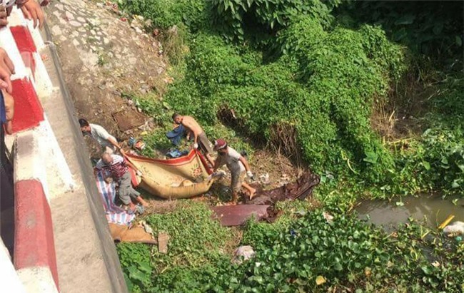 NÓNG: Phát hiện thi thể nam thanh niên có nhiều vết cắt ở cổ, bụng