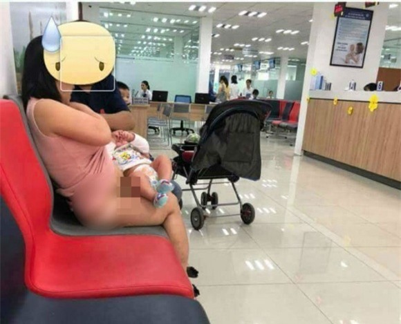 ha anh, anh thu phan doi viec ven vay cho con bu kem duyen noi cong cong hinh anh 1