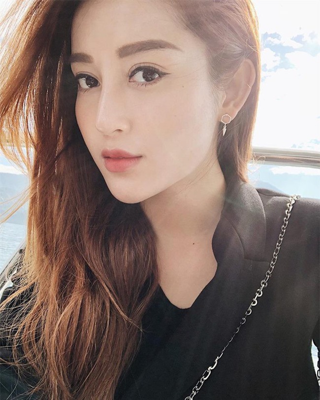 Hóa ra để có được gương mặt chuẩn V-line Huyền My chăm dùng loại mặt nạ này - Ảnh 2.