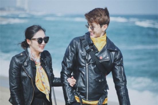 vua chia tay moi tinh day dau kho, van mai huong bi nghi hen ho cung dien vien dien trai - 3