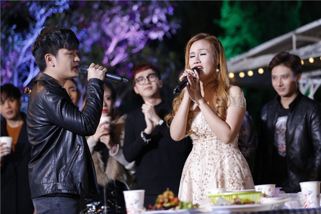 Cô gái khóc nghẹn khi bị Quán quân Ca sĩ giấu mặt Tuấn Khương quay lưng bắt cặp với người khác-2