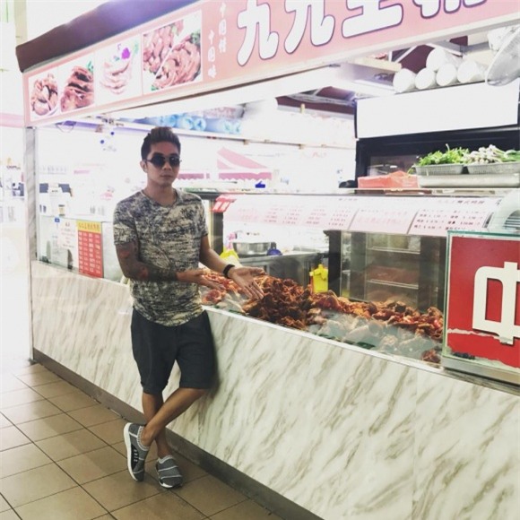 Khánh Đơn, Lương Bích Hữu, ca sĩ Khánh Đơn, Khánh Đơn và bạn gái mới