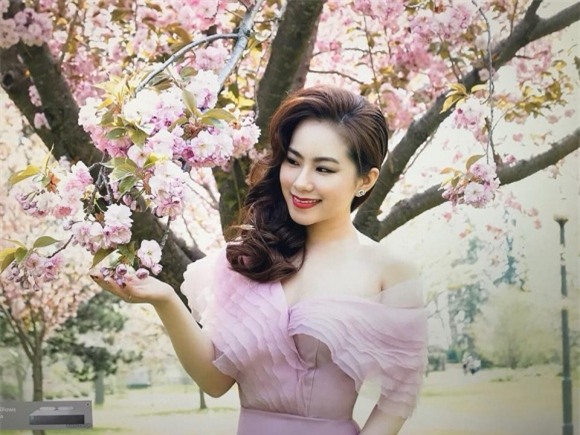 Khánh Đơn, Lương Bích Hữu, ca sĩ Khánh Đơn, Khánh Đơn và bạn gái mới