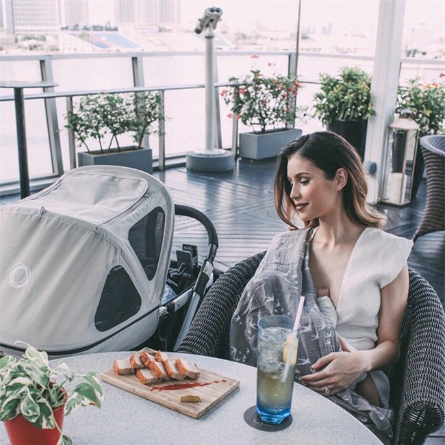 khoanh khac "ven vay" cho con bu dep den nao long cua cac ba me hinh anh 10