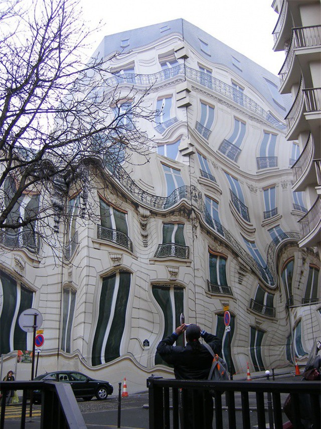 Một căn nhà với kiến trúc kỳ dị ở Pháp khiến nhiều người phải đau đầu