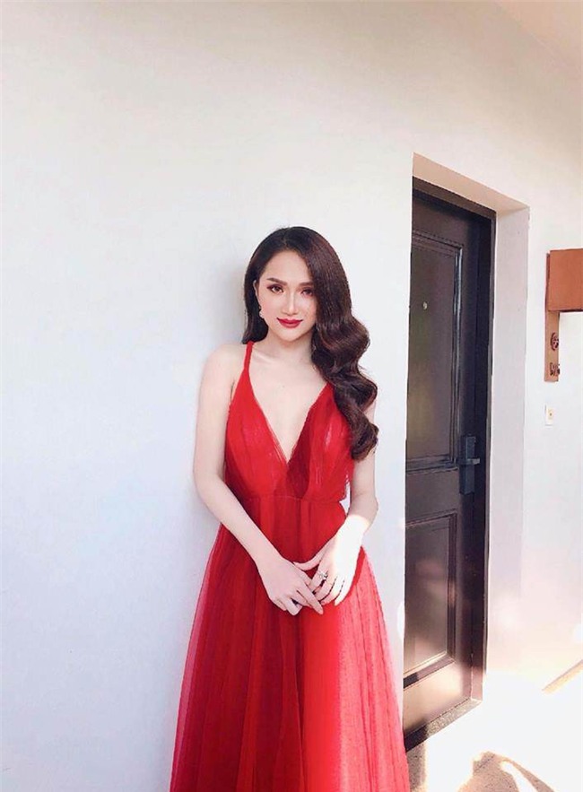 dang quang hoa hau, huong giang idol "don tim" khan gia voi kieu toc bong benh song nuoc! - 1