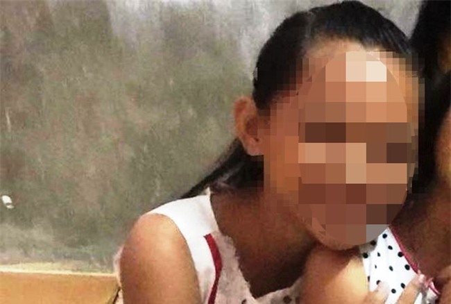 SỐC: Tìm thấy thi thể bé gái mất tích khi đi chăn trâu, trên người không có quần áo