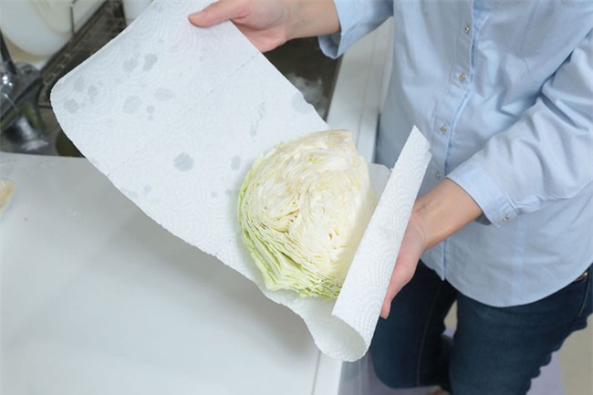 Thêm những công dụng hay ho của khăn giấy trong nhà bếp - Ảnh 3.