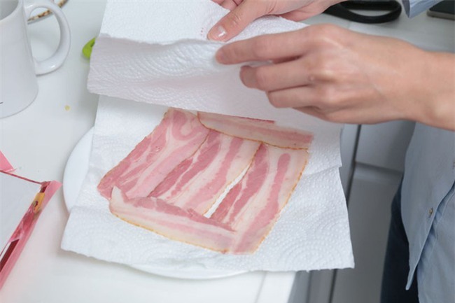 Thêm những công dụng hay ho của khăn giấy trong nhà bếp - Ảnh 5.