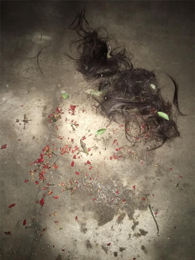 Van xin bồ nhí buông tha con trai không được, mẹ chồng ra tay cắt tóc, xát ớt vào vùng của kín nhân tình giúp con dâu - Ảnh 2.