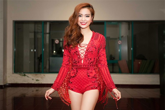 nhan sac bien doi ngay cang hut hon cua hoang thuy linh sau 10 nam giong bao hinh anh 6