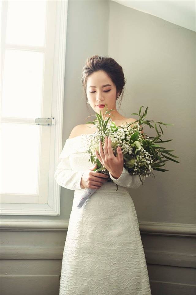 MC Chúng tôi là chiến sĩ khoe loạt ảnh cưới lãng mạn