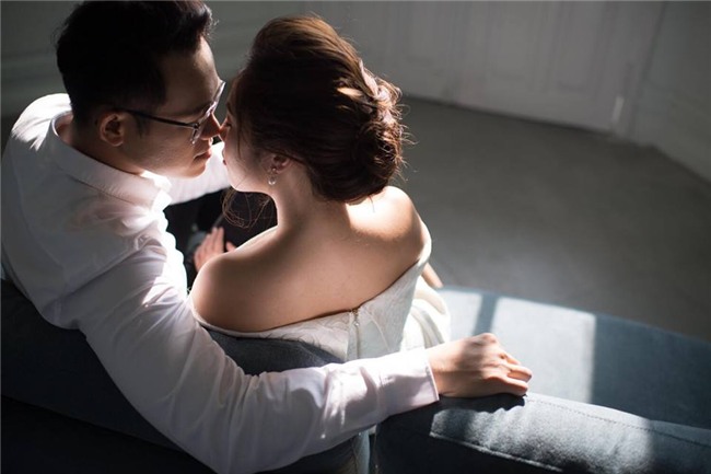 MC Chúng tôi là chiến sĩ khoe loạt ảnh cưới lãng mạn