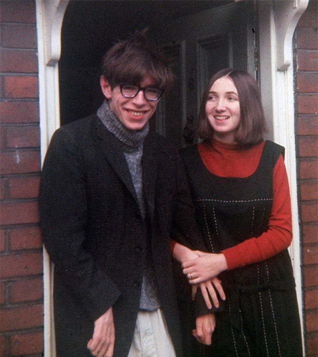 Những bức ảnh ít người biết tới về thời trẻ của giáo sư thiên tài Stephen Hawking - Ảnh 6.