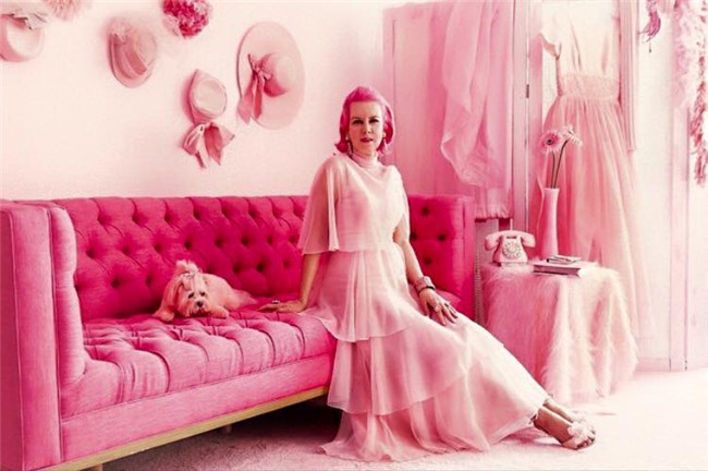 Chiêm ngưỡng căn phòng độc lạ của quý bà U50 cuồng màu hồng nhất thế giới-7