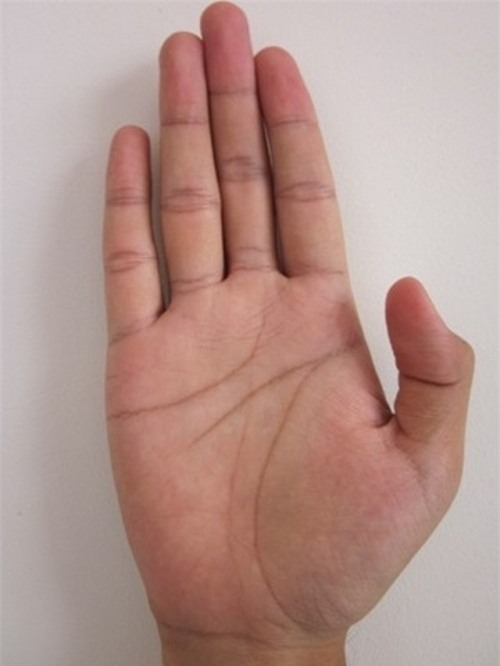 Nhìn kẽ hở bàn tay, biết ngay tương lai giàu sang hay túng thiếu