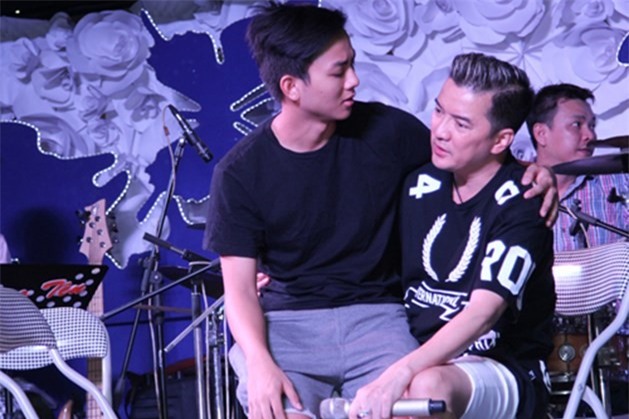 Đàm Vĩnh Hưng mắng quản lý Hoài Lâm: Ngu ngốc, làm hỏng hình ảnh thằng nhỏ - Tin sao Viet - Tin tuc sao Viet - Scandal sao Viet - Tin tuc cua Sao - Tin cua Sao