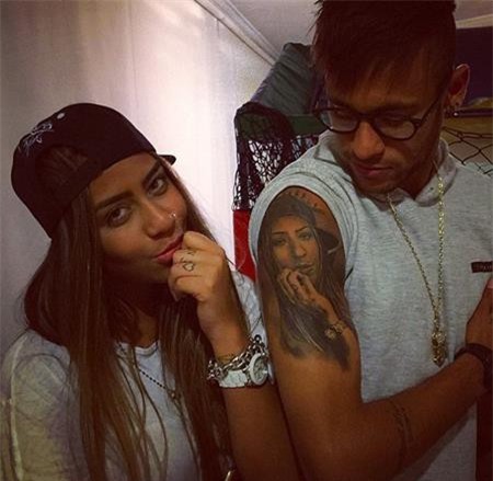 Neymar từng đi xăm hình em gái