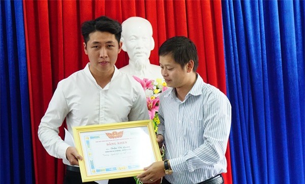 người tốt việc tốt,sống đẹp,nhặt được tiền,thầy giáo trả lại tiền nhặt được,Tỉnh đoàn Gia Lai,Trần Vũ Luân