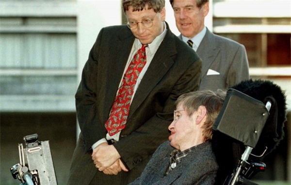 Vì sao cả Stephen Hawking và Bill Gates đều sợ robot và trí tuệ nhân tạo, chỉ muốn dừng phát triển nó? - Ảnh 1.