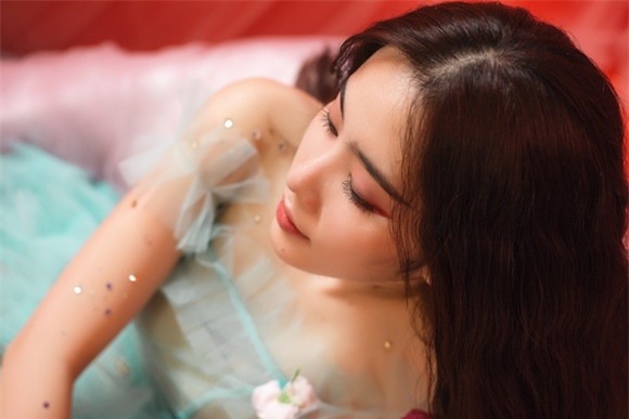 Hoa khôi nam em,nam em dịu dàng,nam em mừng valentine trắng