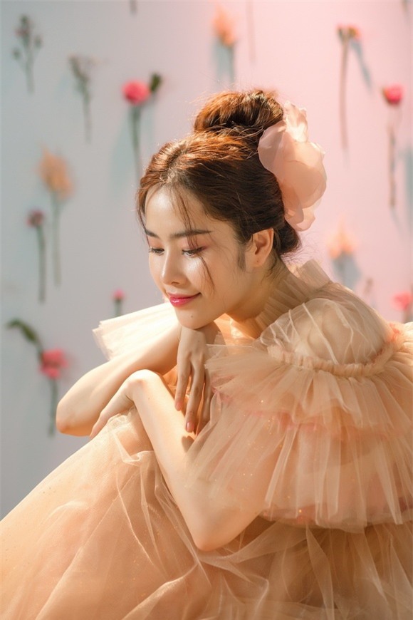 Hoa khôi nam em,nam em dịu dàng,nam em mừng valentine trắng