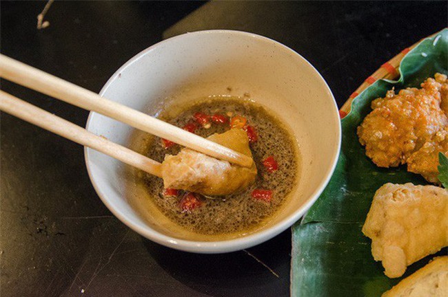 Thử thách mắm tôm cùng "tình cũ Sulli" và cái kết không thể đắng hơn - Ảnh 1.