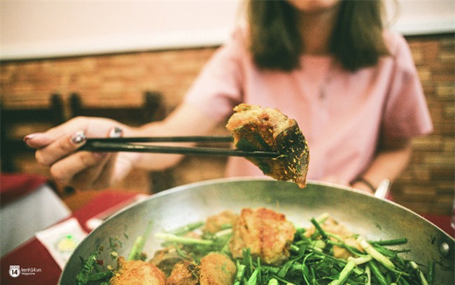 Thử thách mắm tôm cùng "tình cũ Sulli" và cái kết không thể đắng hơn - Ảnh 1.