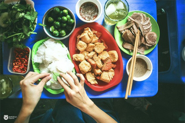 Thử thách mắm tôm cùng "tình cũ Sulli" và cái kết không thể đắng hơn - Ảnh 1.